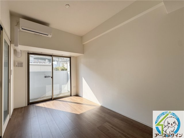 アクエルド明石西の洋室
