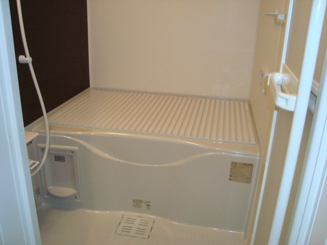 【浴室】 | アムール・ゼルコバ | バス（イメージ）