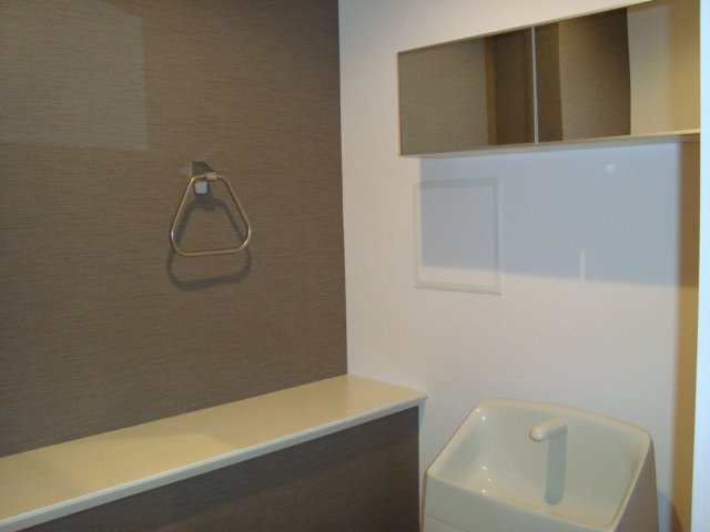 【トイレ】 | アムール・ゼルコバ | トイレ（イメージ）