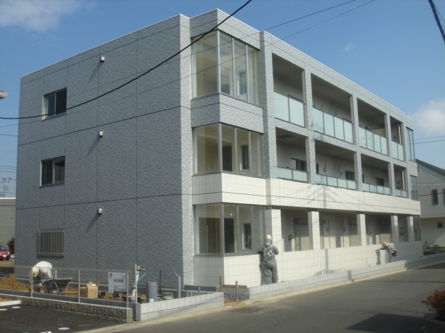 【外観】 | アムール・ゼルコバ | 外観写真（昼）