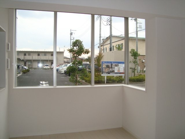 【内装】 | アムール・ゼルコバ | 室内（イメージ）