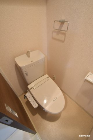 Luxe新大阪1　仲介手数料無料のトイレ