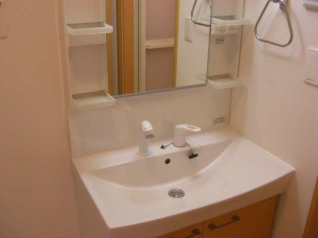 レジデンスヒルズ　ノースコートの独立洗面台|シャワー付トイレ