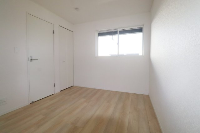 郡山市大槻町字普門寺坦　　１号棟　　大成小学校、大槻中学区の洋室