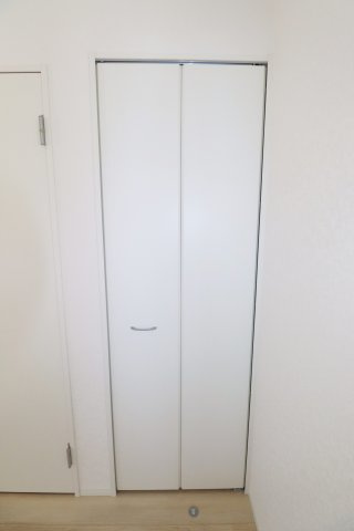 郡山市大槻町字普門寺坦　　１号棟　　大成小学校、大槻中学区の収納