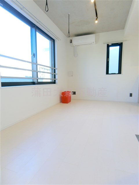 蒲田レーベルの居間・リビング|洋室8帖