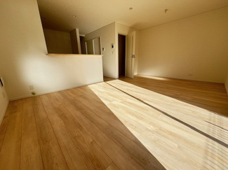 【居間・リビング】 | 安佐北区口田4（安芸矢口駅）NO1 | 18.3帖リビング☆対面式のキッチンでリビングが見渡せるので、お子様やご家族の様子が見えて安心です♪