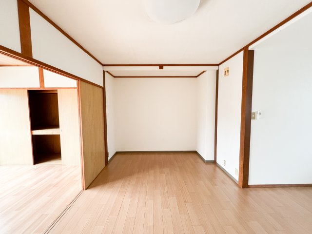 高の森コーポの居間・リビング