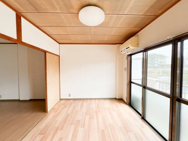 高の森コーポの洋室