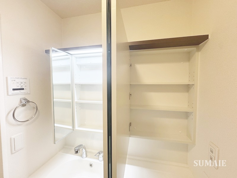 ル・ベリエ浮間の独立洗面台|洗面台収納です