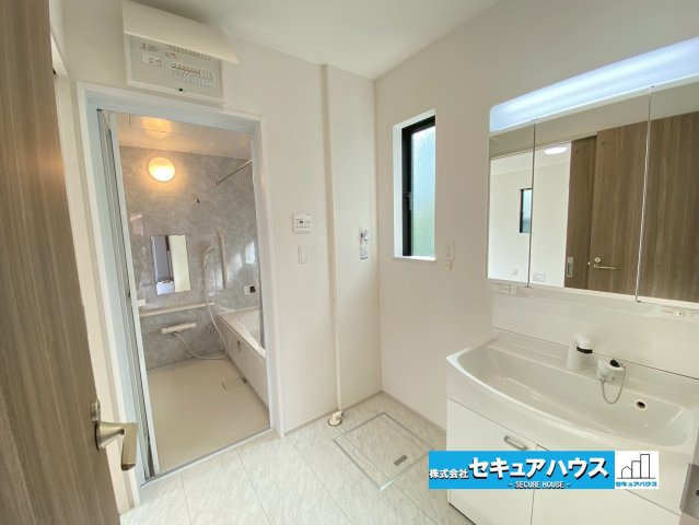 【同施工物件ご案内可能】豊明市新栄町全5棟の内観：施工例|（洗面イメージ写真です）お気軽にお問い合わせください♪
■株式会社　セキュアハウス　豊明支店■
住宅ローンに強く、知識、経験豊富なスタッフ在籍
お客様に寄り添い、ご成約後もサポート致します。