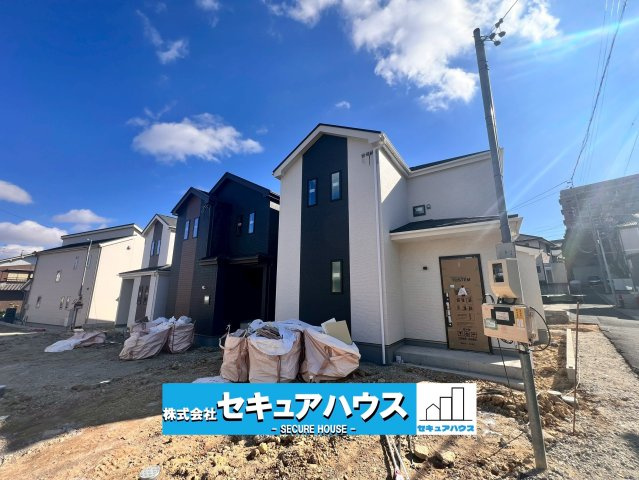 【同施工物件ご案内可能】豊明市新栄町全5棟の外観|■現地外観写真
駐車2台可能！オプション工事でカーポート設置などいかがでしょうか。その他にも、フェンスなどの「オプション工事」もご提案いたします♪