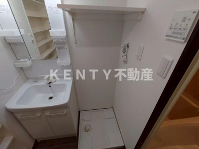 【洗面所】 | テラスハウス | ゆったりとスペースのある洗面所