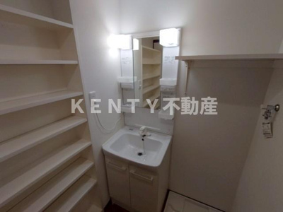 【洗面所】 | テラスハウス | 広い洗面スペース