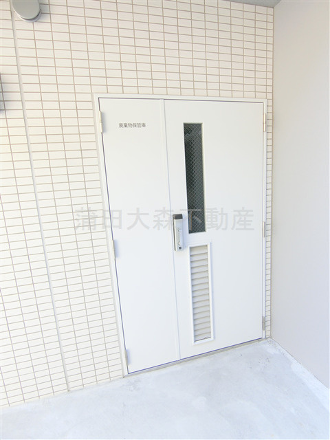 リヴシティ本羽田のその他共用部分|曜日時間関係なくゴミ出し可能な敷地内ゴミ捨て場！