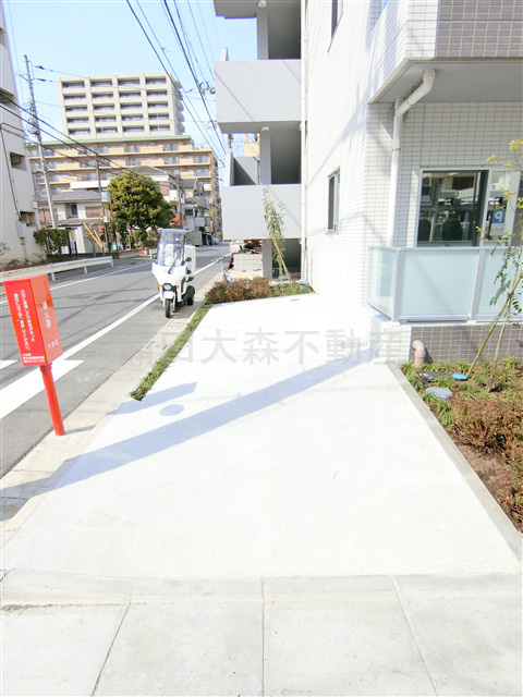 リヴシティ本羽田の駐車場|敷地内平置き駐車場　空き状況はお問合せ下さい。