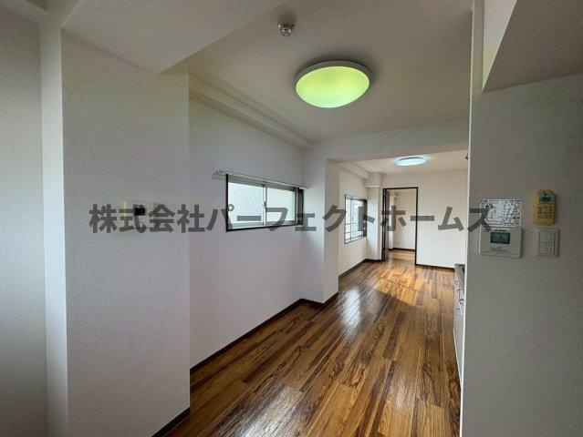 香里グリーンハイツの内装|明るい室内です