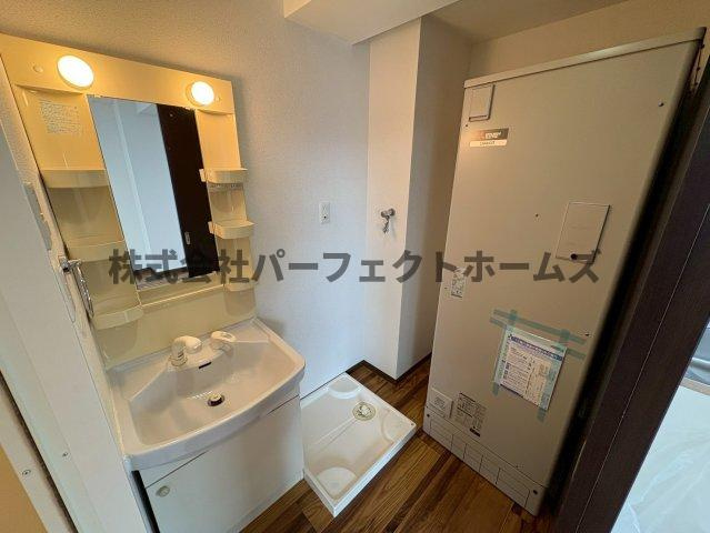 香里グリーンハイツの洗面所|ゆったりとスペースのある洗面所