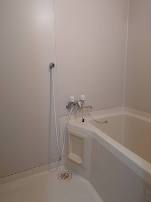 【浴室】 | Aハイツ光井 | ※シャワーヘッド交換中