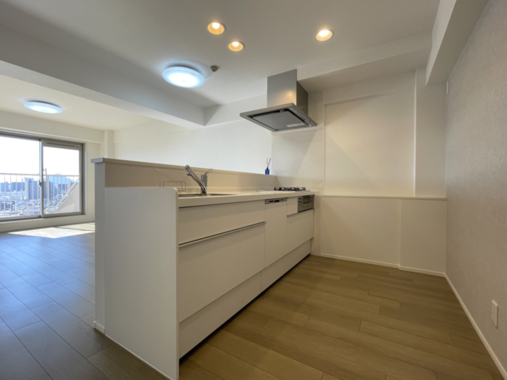 みゆきパークマンションA棟のキッチン|壁付け→対面に配置換えし新設しています！コミュニケーションがとりやすく作業がしやすいゆとりがあります