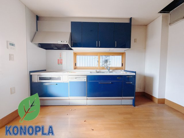 【中古戸建】前橋市三俣町1丁目のその他|■キッチン｜ワークトップの幅が広く、お子様といっしょにお料理をつくったり、ちょっとしたパーティーも楽しめます。フラットなのでお掃除がしやすいのもポイントです♪