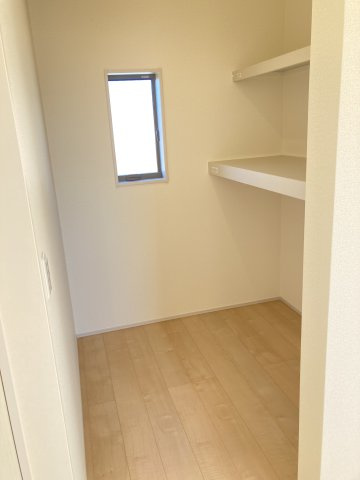 リーブルガーデンS富岡市下高瀬第１　6号棟|２階洋室収納：ウォークインクローゼット1です。