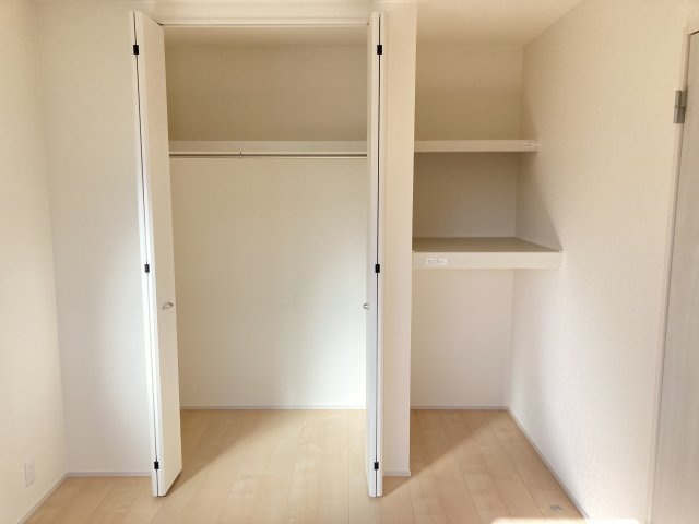 リーブルガーデンS富岡市下高瀬第１　6号棟の収納|２階洋室2収納です。