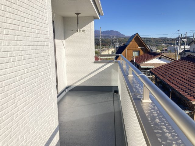 リーブルガーデンS富岡市下高瀬第１　6号棟のバルコニー|南面ワイドバルコニーなので沢山の洗濯物が干せます