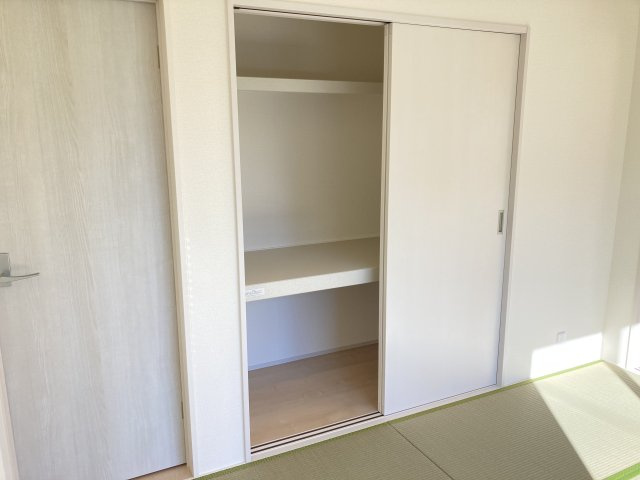 リーブルガーデンS富岡市下高瀬第１　6号棟|１階６帖和室収納です。