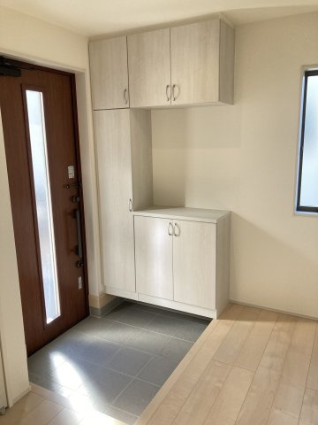 リーブルガーデンS富岡市下高瀬第１　6号棟の玄関|シンプルで使いやすい玄関です