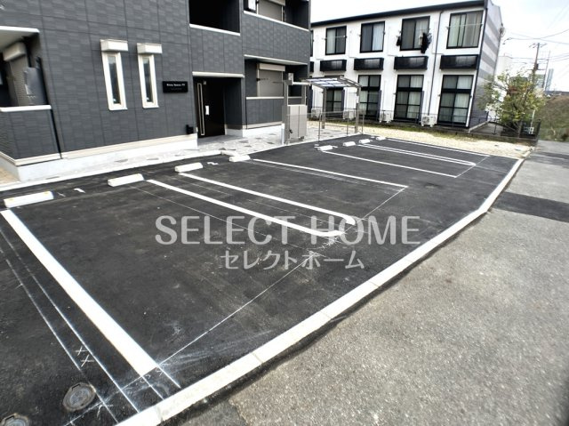 【駐車場】 | ビューハウス７７ | 駐車場に車を止められます