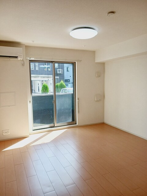 クーネル東松戸の居間・リビング