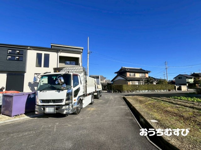 春日井市大留町6丁目(全1棟)の前面道路含む現地写真