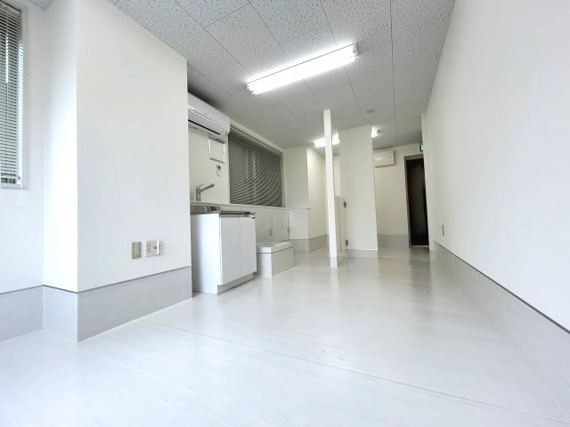 ＡＵＢＥ新川ビル　903の内装