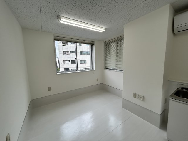 ＡＵＢＥ新川ビル　903の居間・リビング