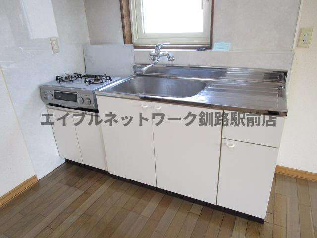 米町2丁目2世帯貸家のキッチン