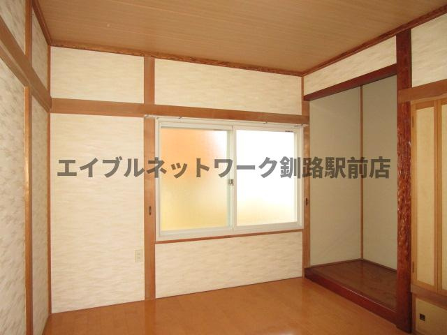 米町2丁目2世帯貸家の和室