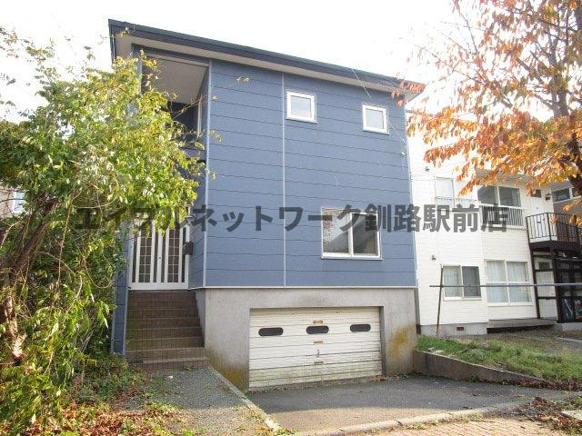 米町2丁目2世帯貸家の外観