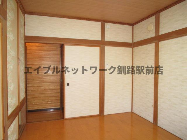 米町2丁目2世帯貸家の和室