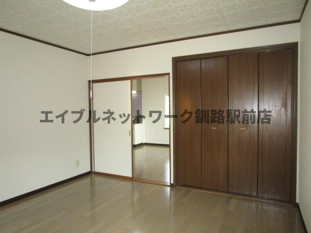 米町2丁目2世帯貸家の内装