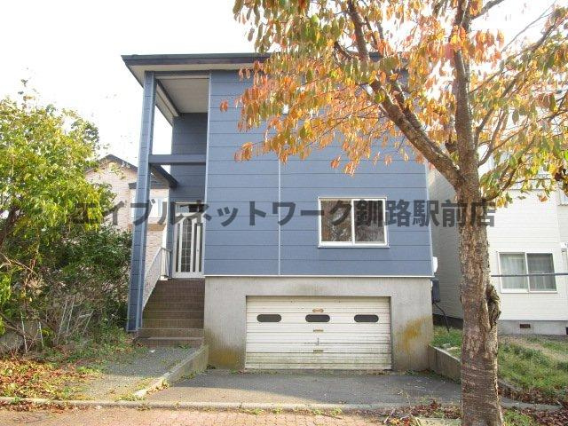 米町2丁目2世帯貸家の外観