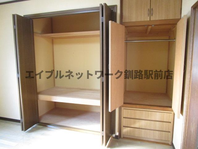 米町2丁目2世帯貸家の収納