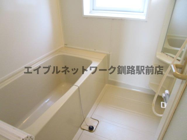 米町2丁目2世帯貸家の浴室