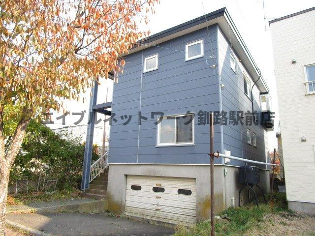 米町2丁目2世帯貸家の外観