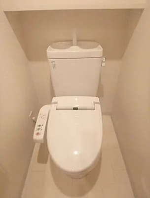 【トイレ】 | 日神デュオステージ中野坂上NEXT | 温水洗浄便座。