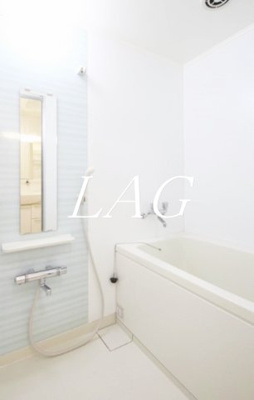 【浴室】 | シャトー・ド・シャトン | お風呂です。