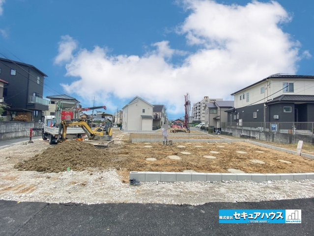 【同施工物件ご案内可能】豊明市新栄町全5棟の前面道路含む現地写真|事前予約にて現地ご見学いただけます！お気軽にお問い合わせください♪
■株式会社　セキュアハウス　豊明支店■
住宅ローンに強く、知識、経験豊富なスタッフ在籍
お客様に寄り添い、ご成約後もサポート致します