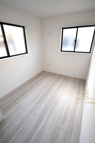 ケイアイフィット　水戸市東台　1期 　4の洋室|二面窓は採光に優れお部屋を明るく照らします。２面の窓から景色が見えるので開放感があり、通風も良く快適にお過ごしいただけます。