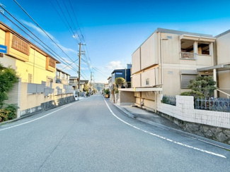 【前面道路含む現地写真】