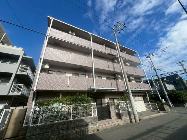 アドマーニの外観